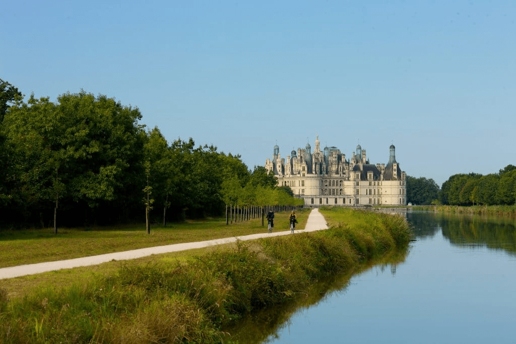 Chambord, kastelen in de buurt van Bed & Breakfast/Chambres d'hôtes Les hirondelles du moulin. Sassay. France. Frankrijk